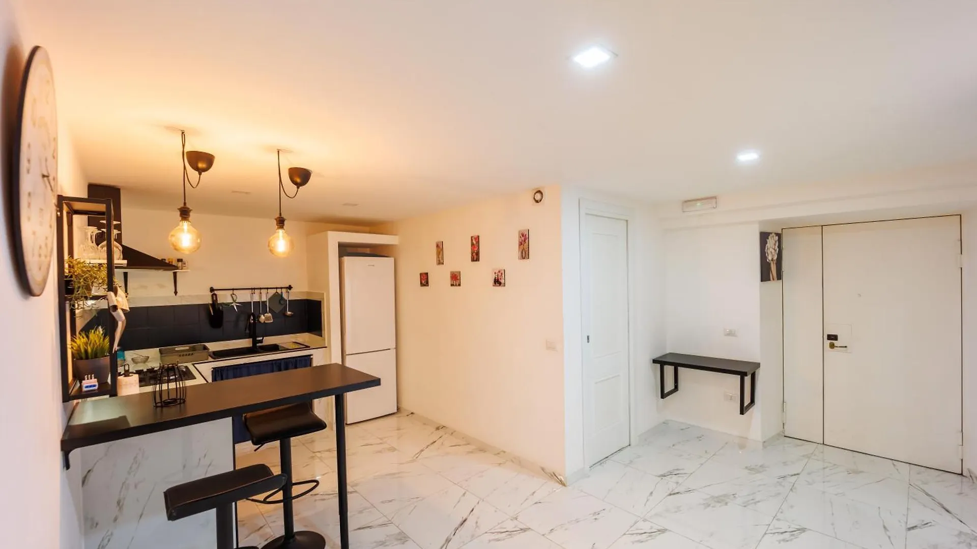 Man House Apartment Naples