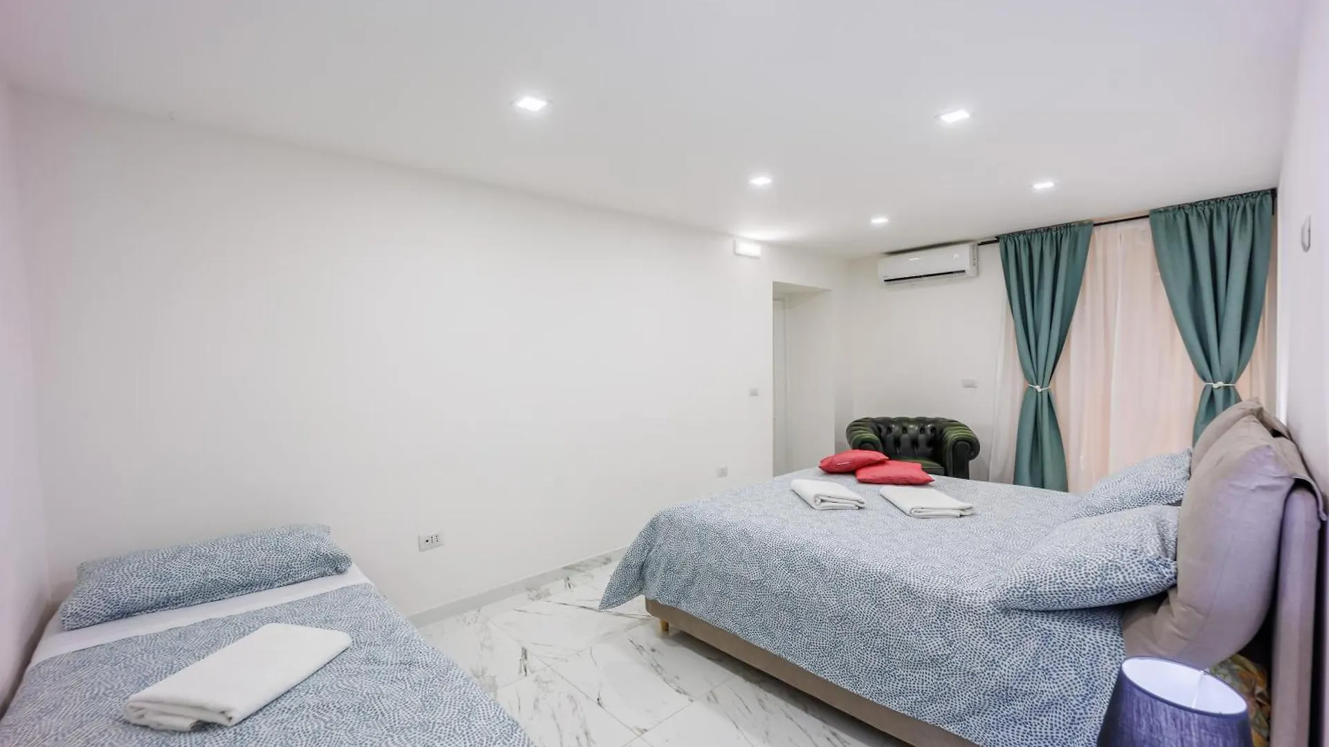 Man House Apartment Naples