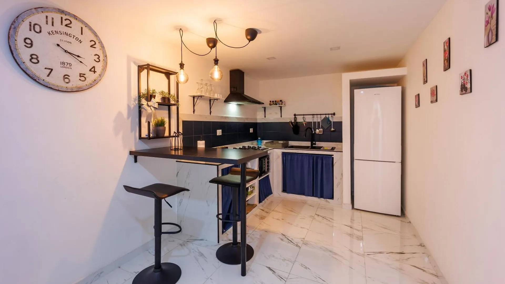 Man House Apartment Naples