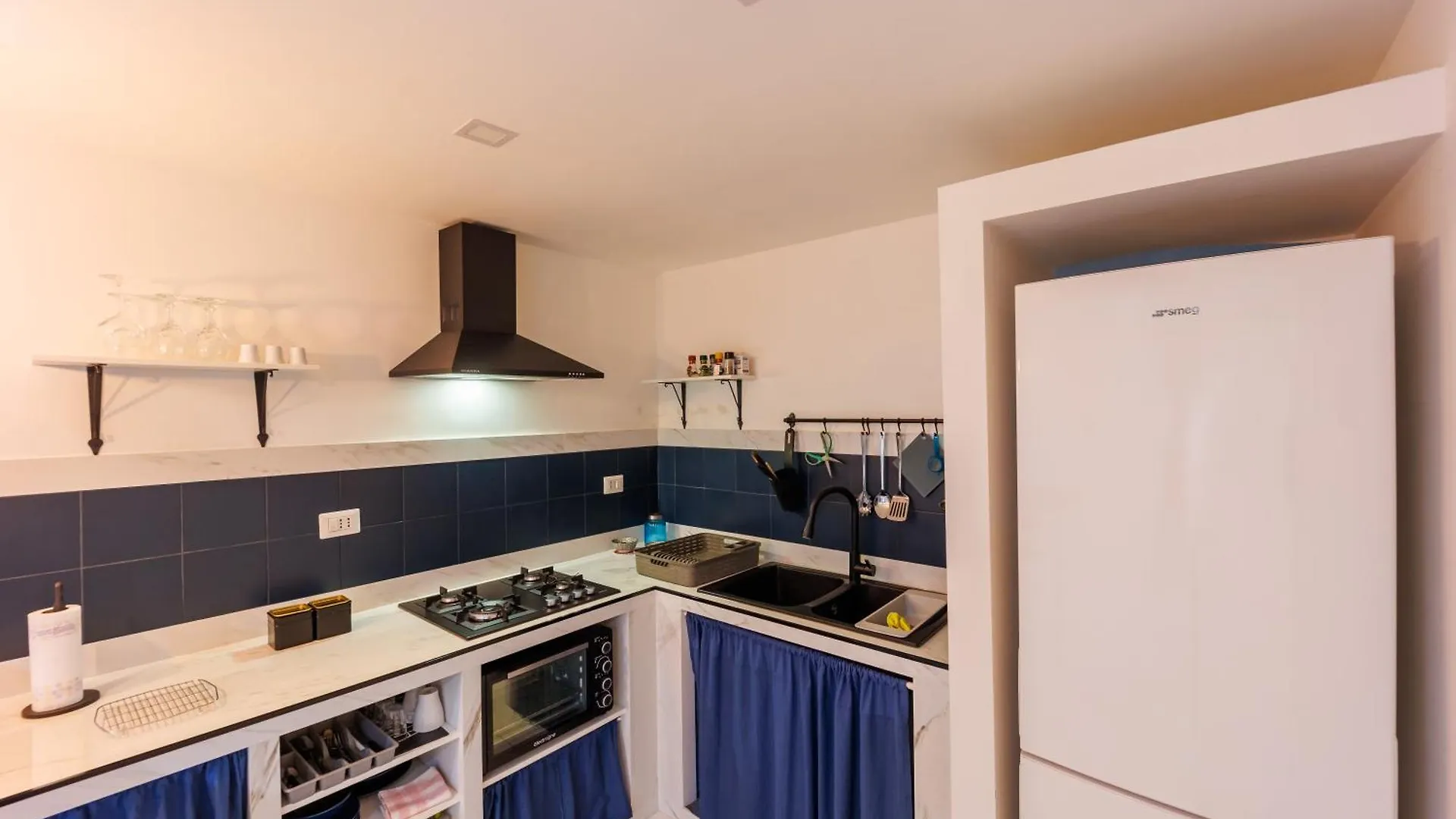 Man House Apartment Naples