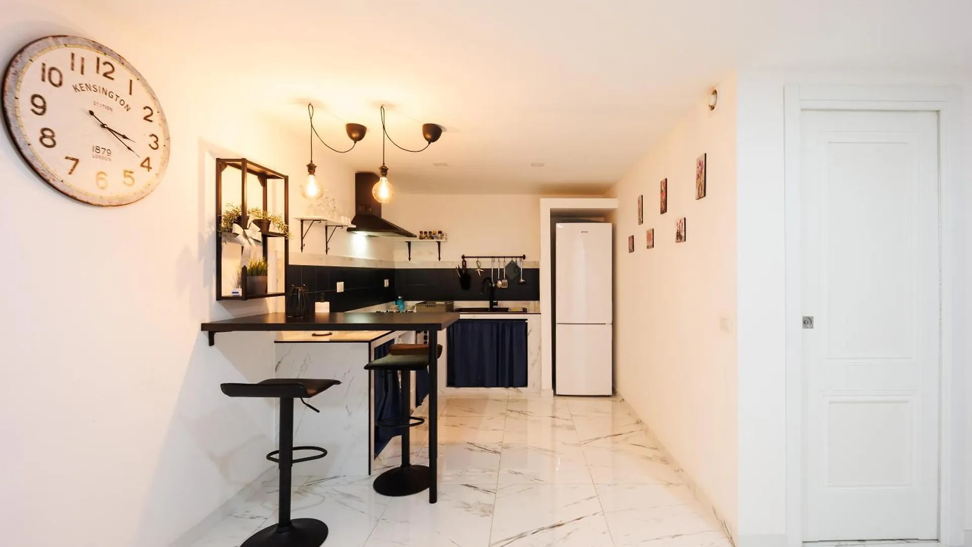 Man House Apartment Naples Italy