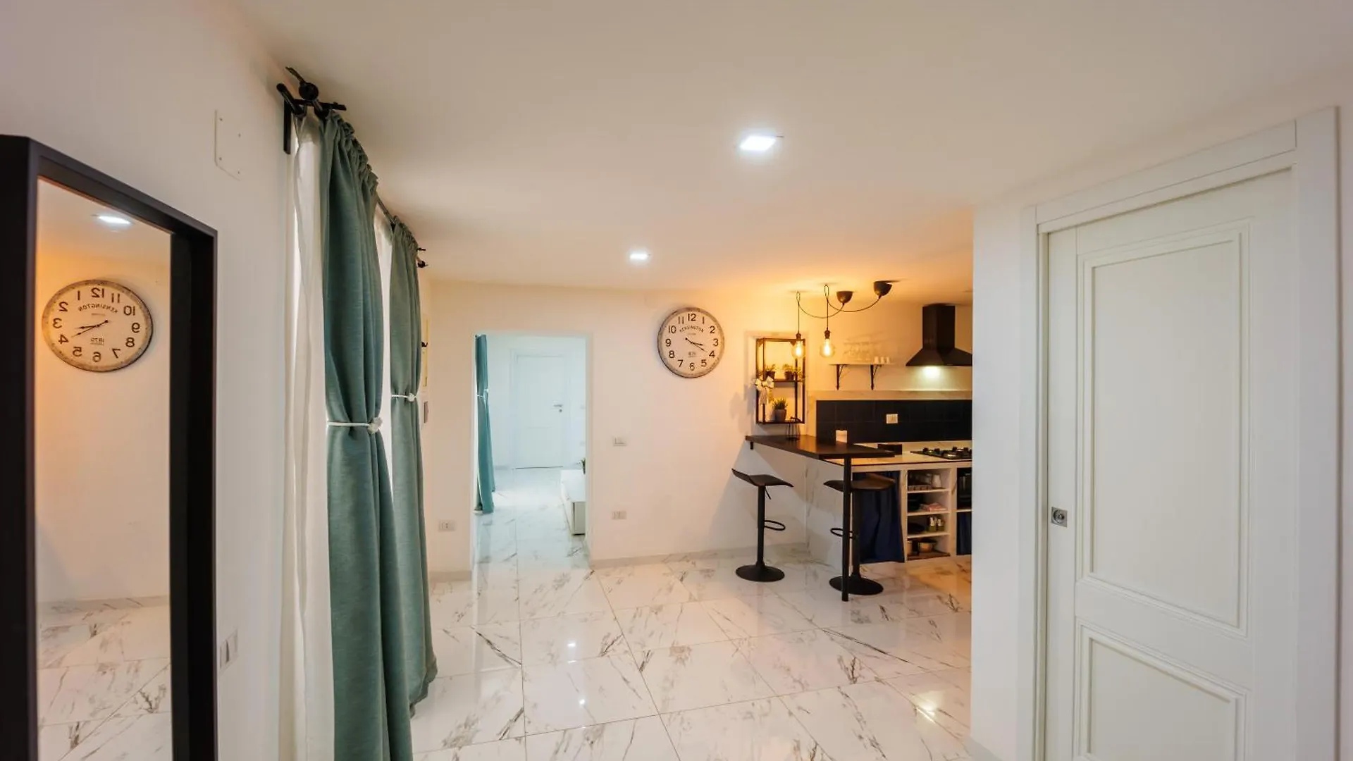Man House Apartment Naples