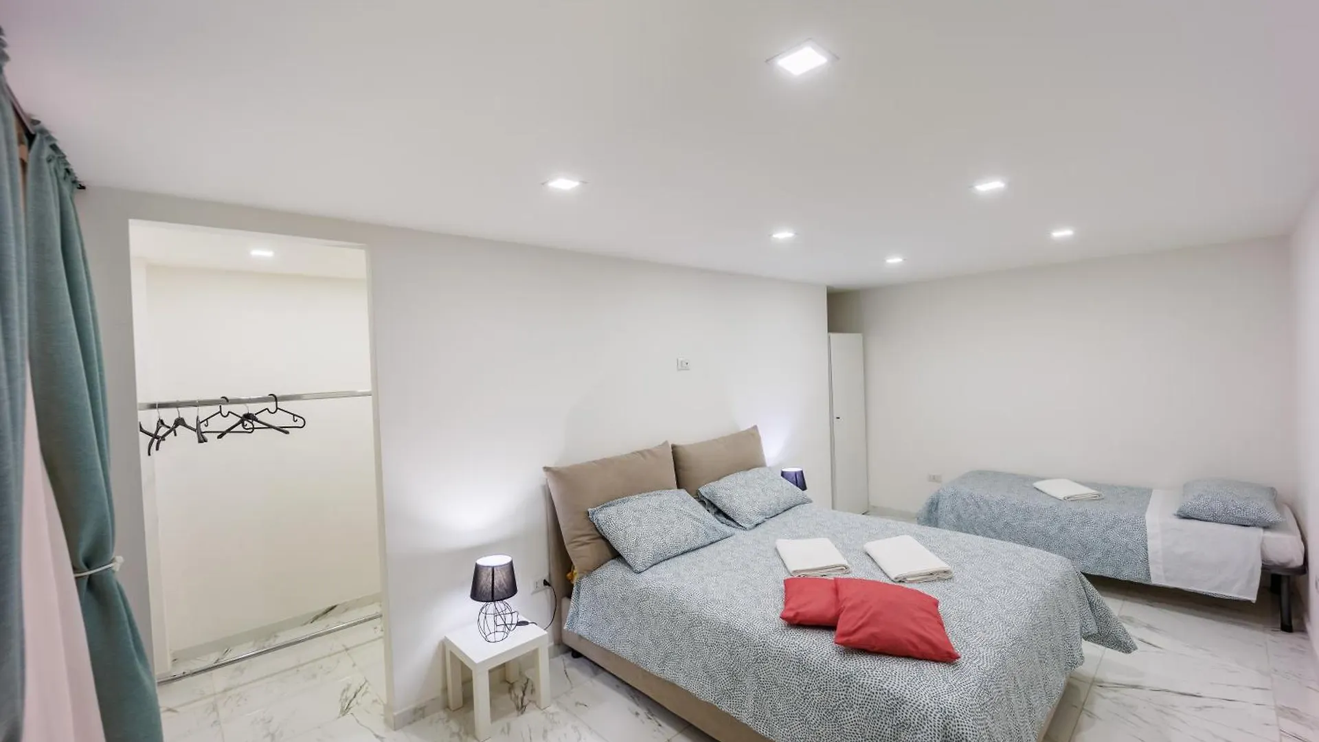 Man House Apartment Naples