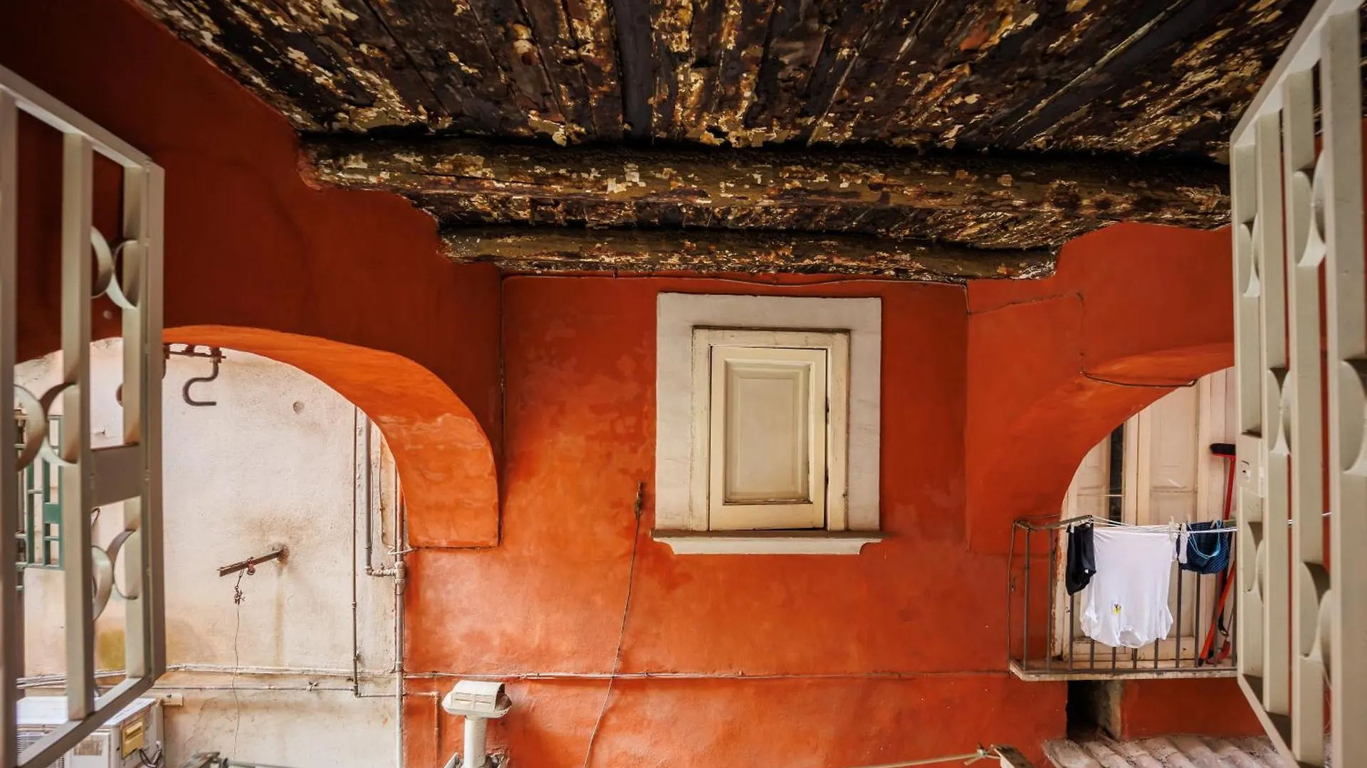 Man House Apartment Naples Italy